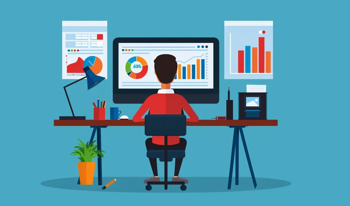 Webmaster devant des tableaux de bord de statistiques